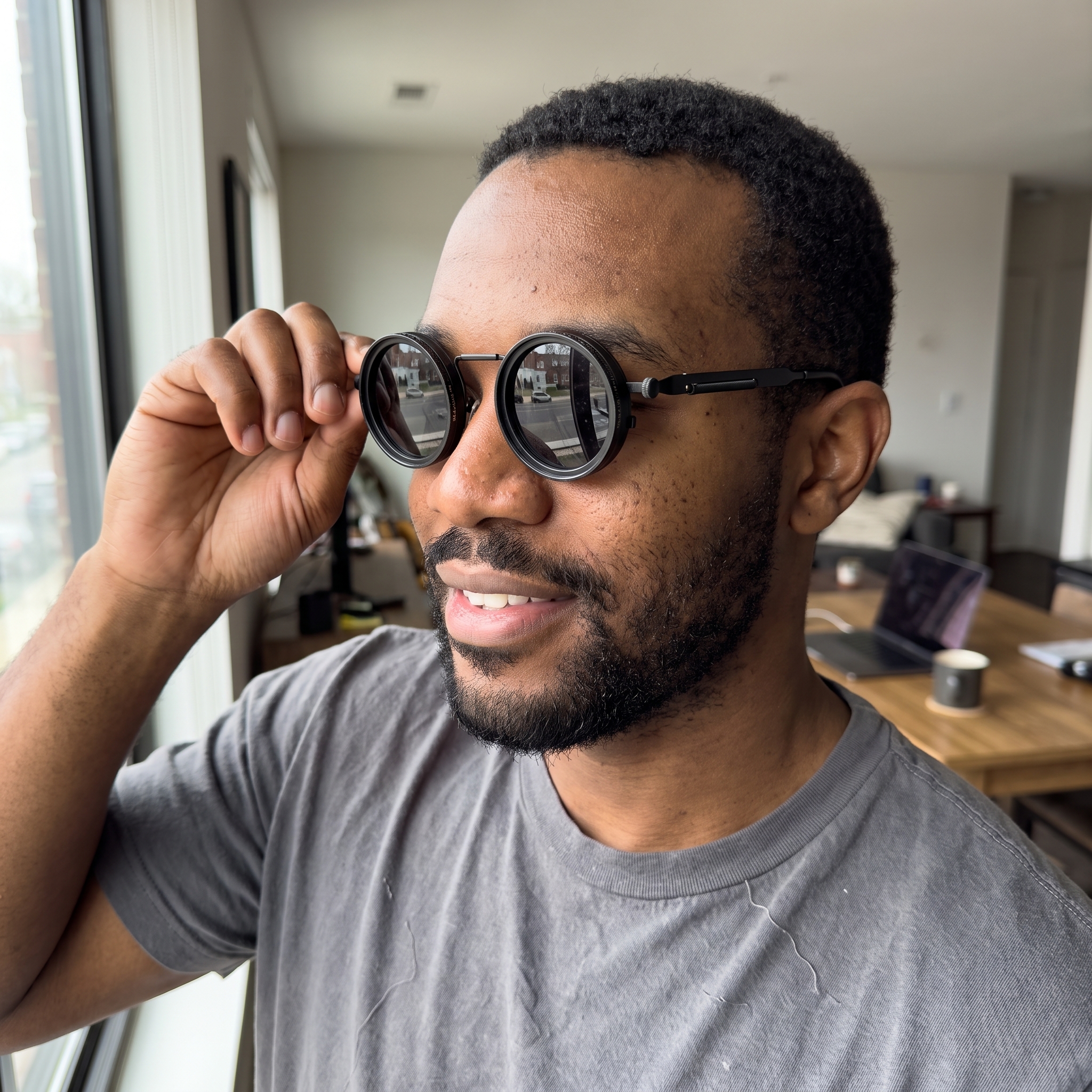 🕶️ LUNETTES STEAMPUNK À OPACITÉ RÉGLABLE — La Seule Paire Qui S'Adapte à VOTRE Soleil