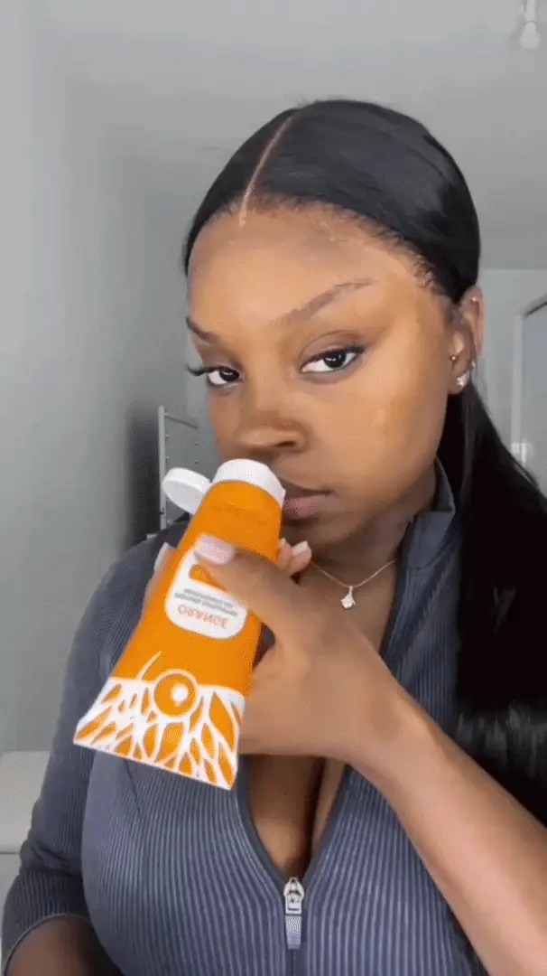 Gel Exfoliant & Clarifiant à l'Orange Naturelle  3
